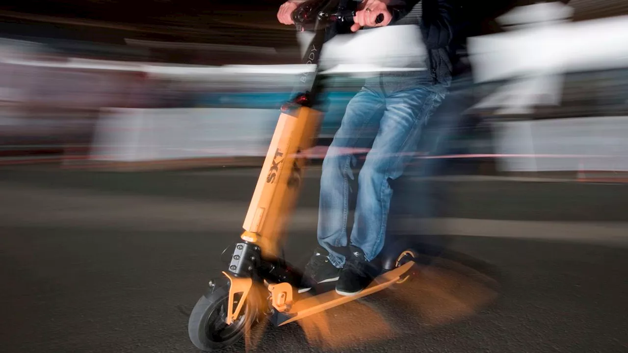 Unter Kokaineinfluss: E-Scooter-Fahrer flieht mit 100 km/h vor der Polizei