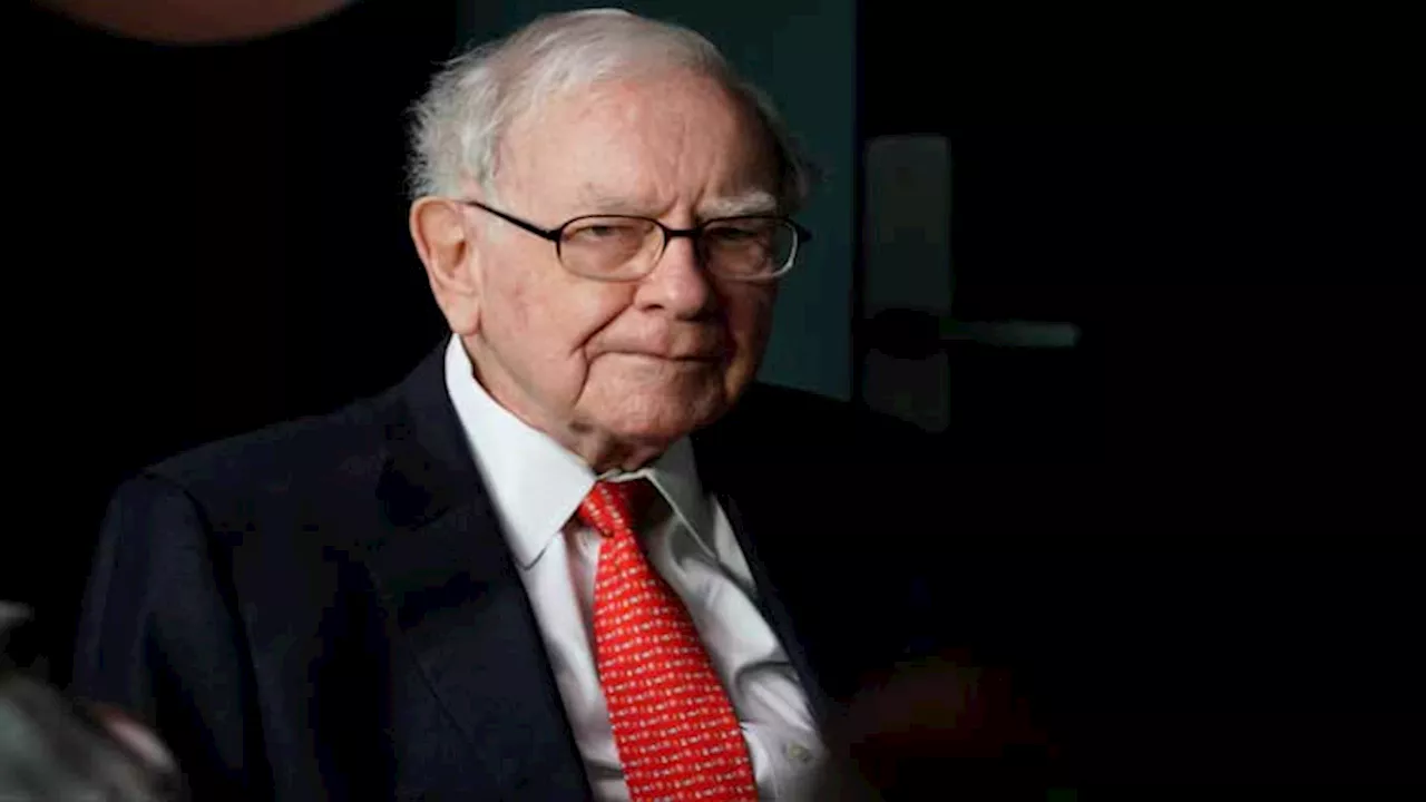 Warren Buffett says he won't endorse investment products or candidates