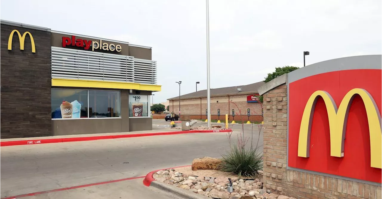 Muere una persona por un brote de E. coli en hamburguesas de McDonald's en EEUU