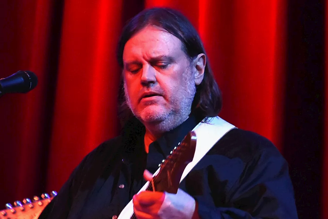 Singer Matthew Sweet suffers 'debilitating' stroke while on tour with Hanson, GoFundMe launched