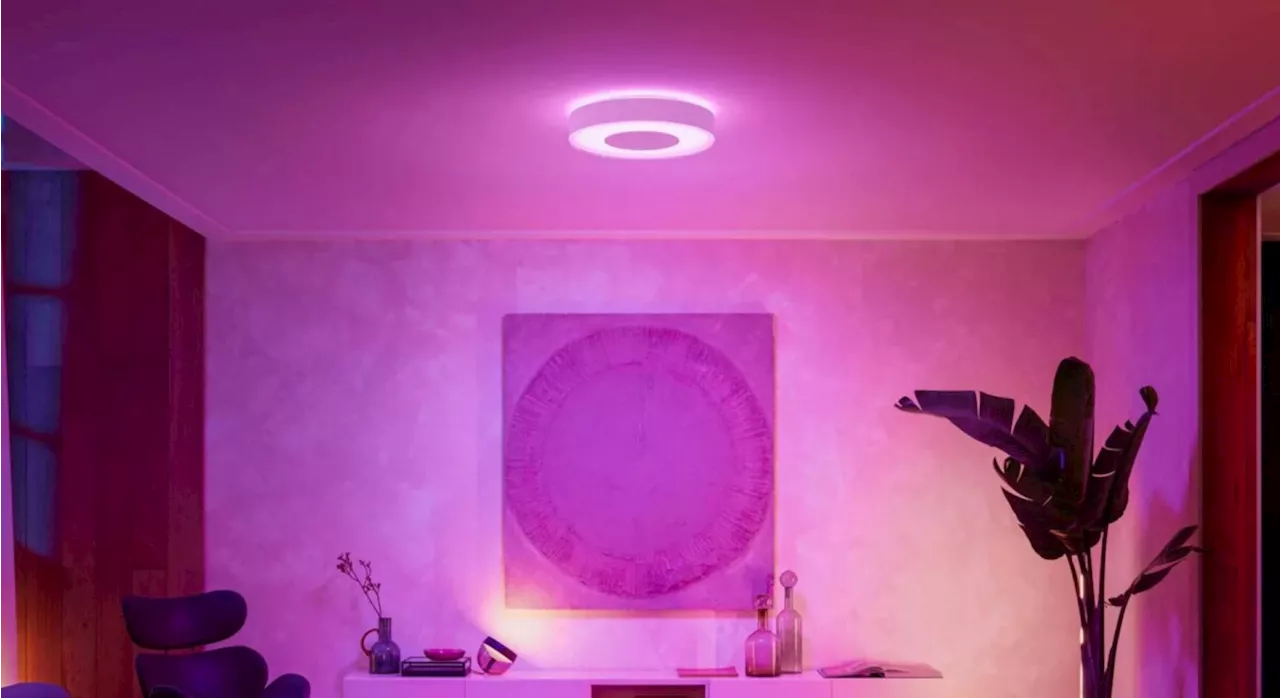 Ce plafonnier coloré Philips Hue à -30 % va changer l’ambiance de votre salon