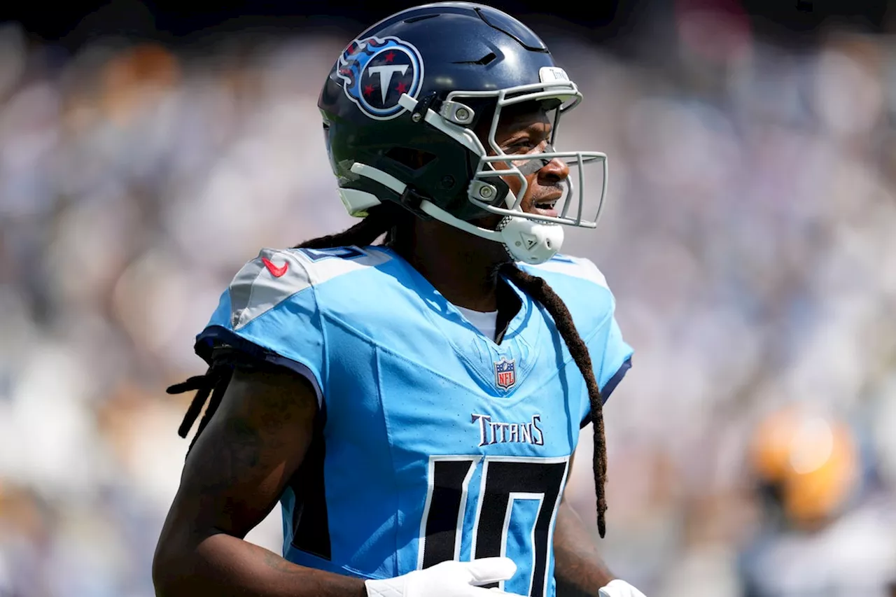 Kansas City acquires wide receiver DeAndre Hopkins in trade with Titans, source says