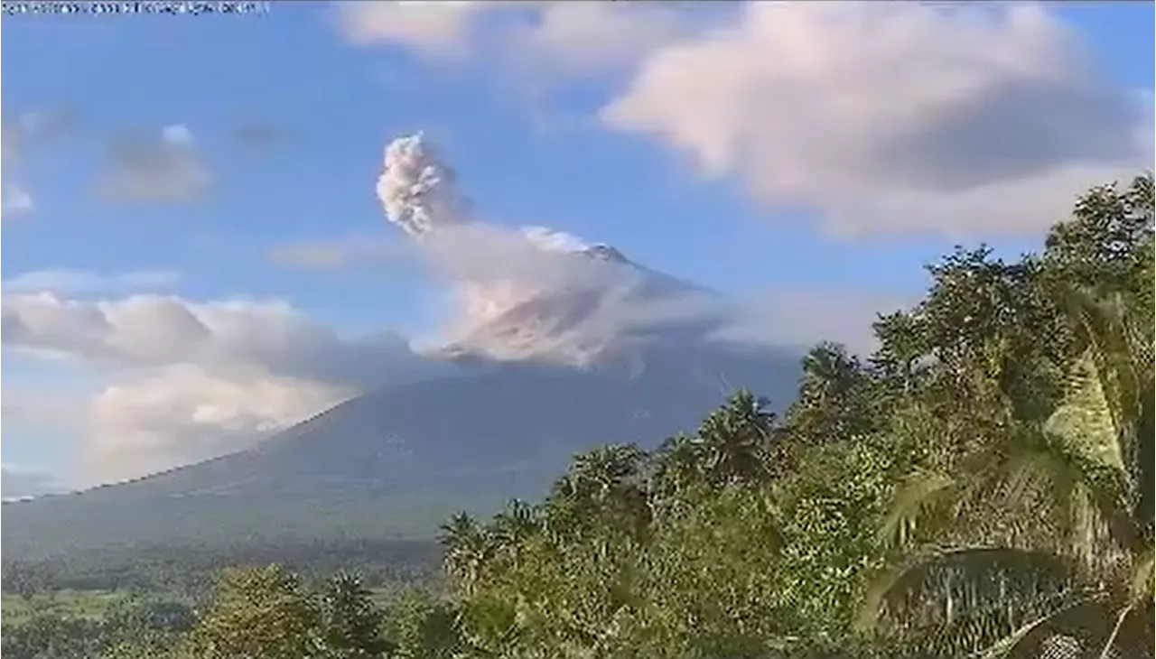 Mayon Volcano logs 28 rockfall events, 4 quakes