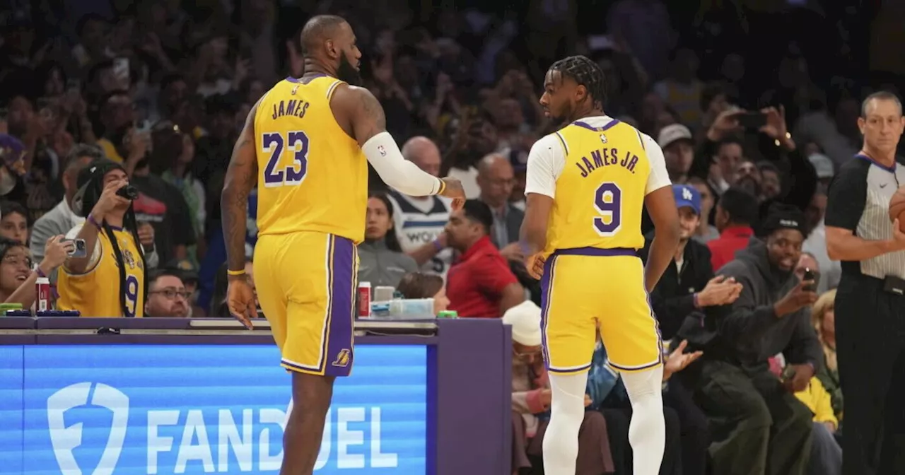 Il romanzo familiare di LeBron e Bronny James è approdato in Nba