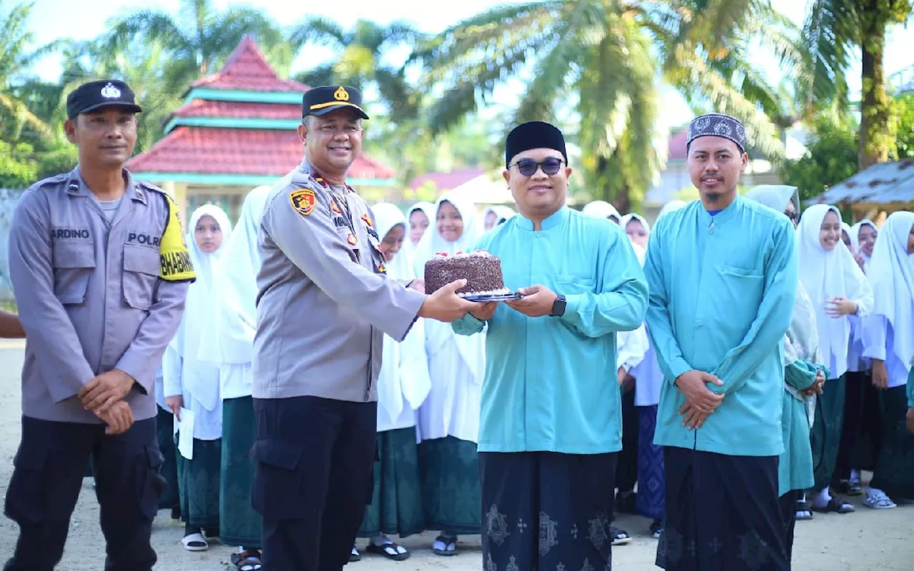 Hari Santri, Polres Inhu Ajak Bahrul Ulum Ikut Sukseskan Pilkada Damai