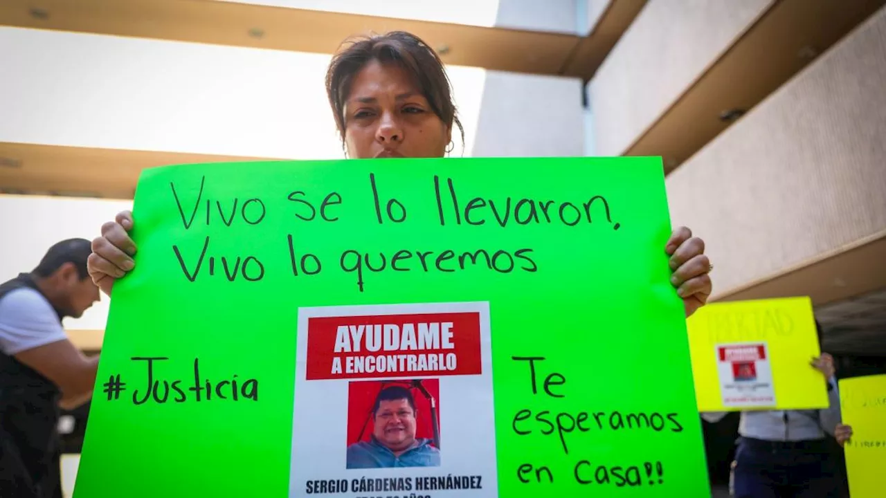 Marchan en Culiacán para exigir el regreso de Sergio Cárdenas, trabajador de El Debate