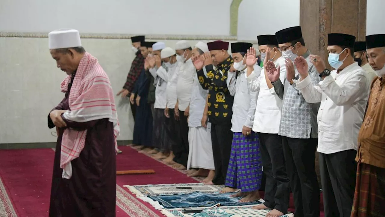 Hati-Hati! Ini 7 Posisi Makmum yang Makruh, Bisa Hilangkan Keutamaan Sholat Berjamaah