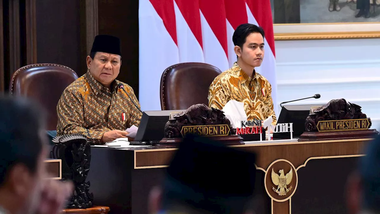 Rapat Perdana Kabinet Merah Putih, Prabowo Minta Menteri Bekerja Seperti ‘Total Football’