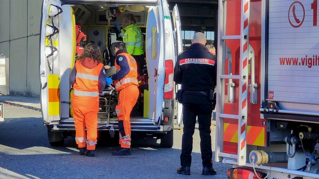 Bologna, esplosione in un capannone: due morti e alcuni feriti