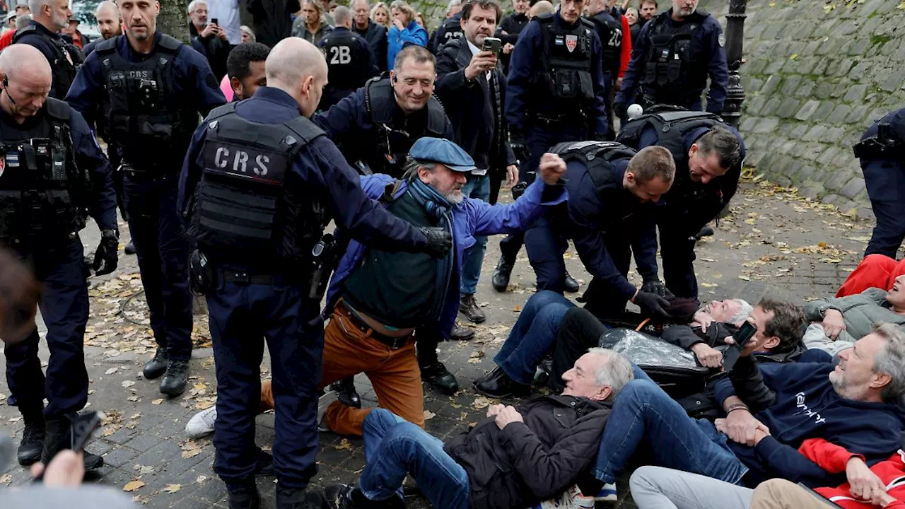 Protest gegen Luxushotel: Polizei räumt besetzen Boule-Traditionsklub am Montmartre