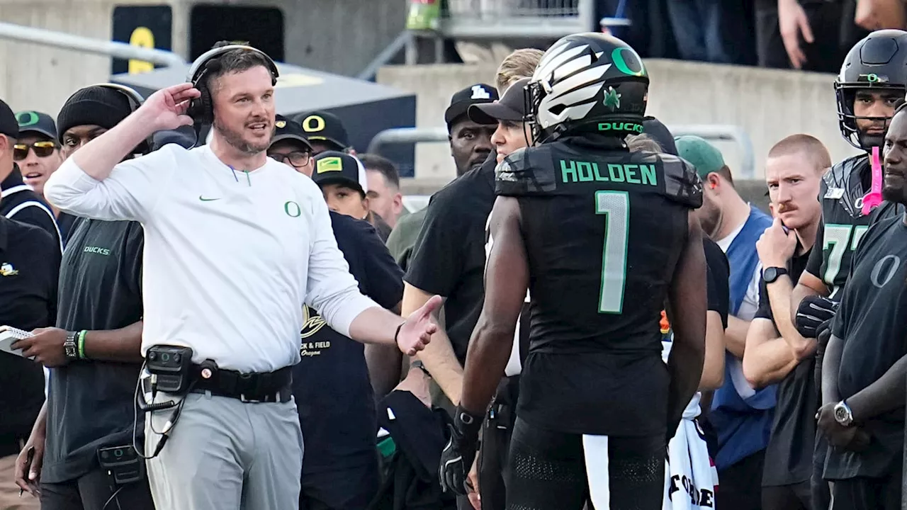 Oregon Ducks' Dan Lanning Addresses Traeshon Holden Availability vs. Illinois