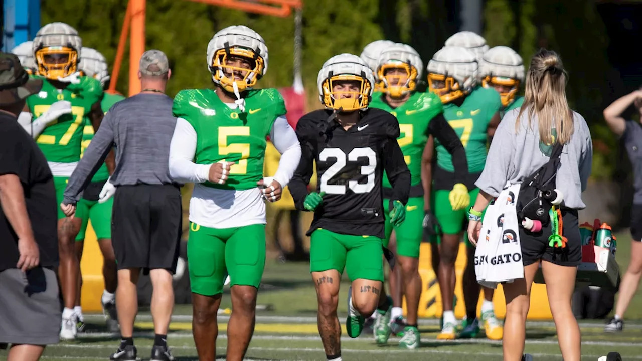 Oregon Ducks' Kobe Savage Previews 'Talented' Illinois Receivers