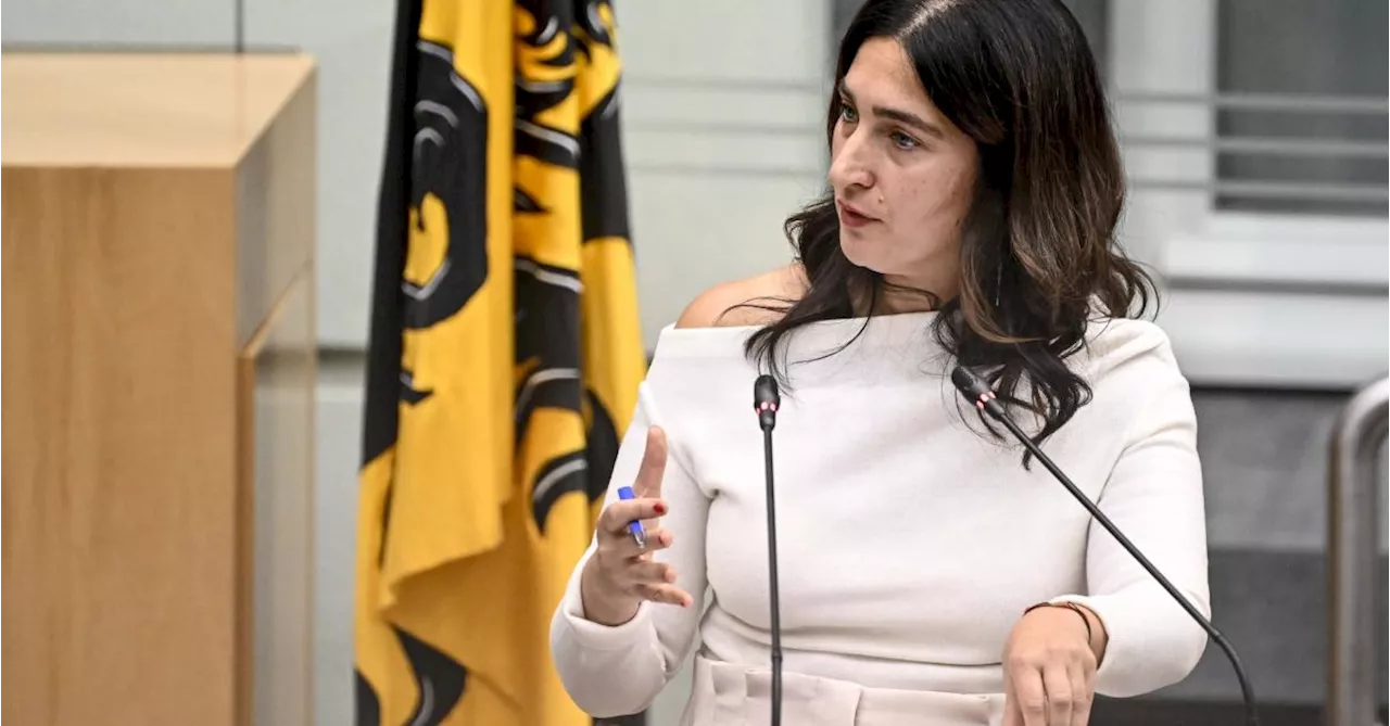 La ministre flamande de l’Emploi Zuhal Demir refuse trois nouveaux permis de travail à des imams : « Ils sont