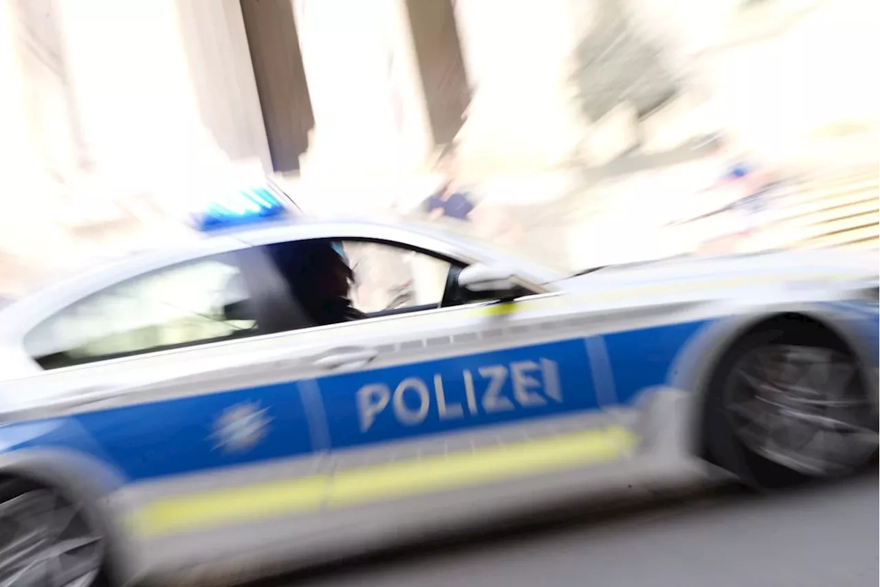 München: Polizei fasst Drogendealer, findet Maschinenpistole und Kampfhunde