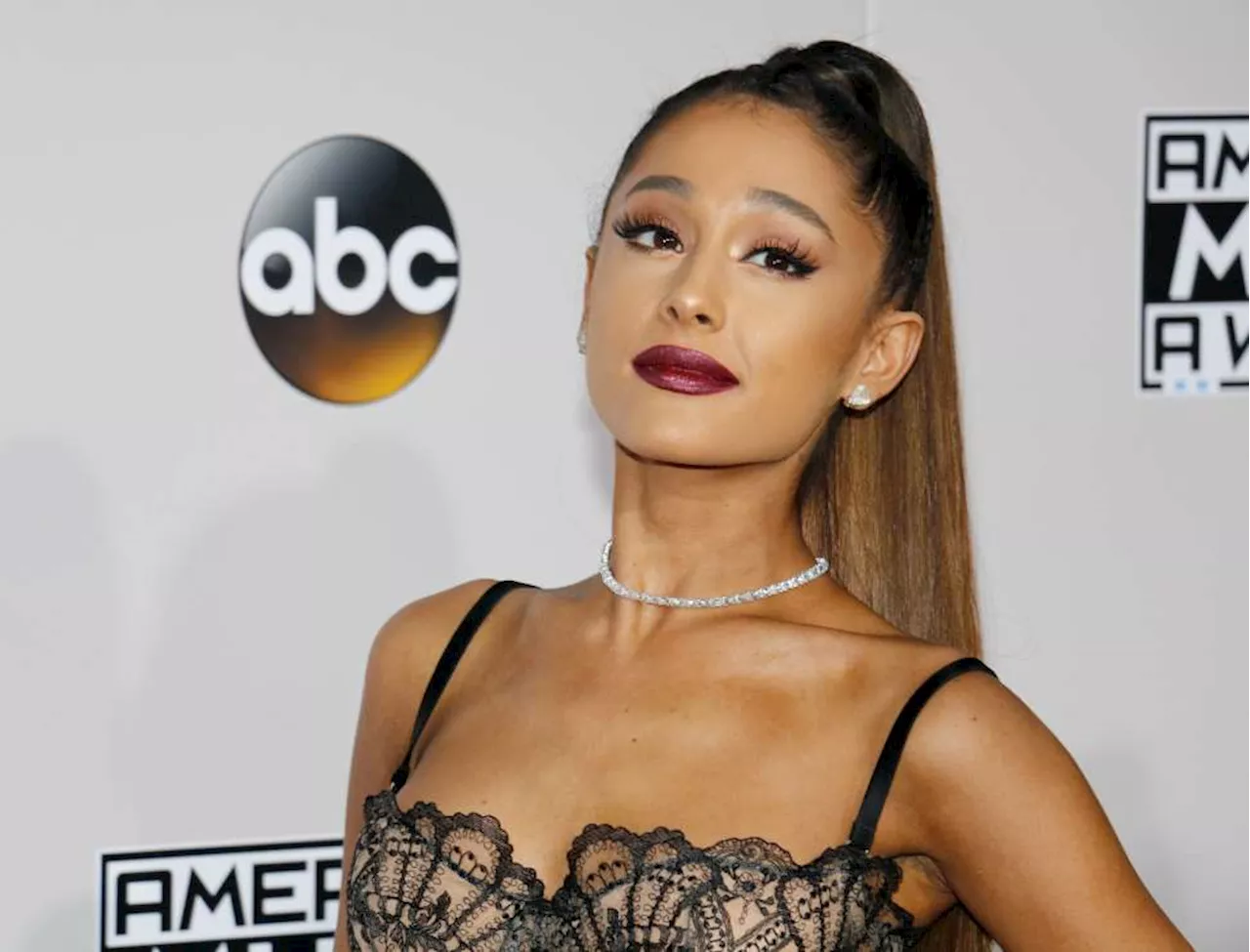 Dituding Kasar oleh Ratu Halloween, Begini Respons Ariana Grande