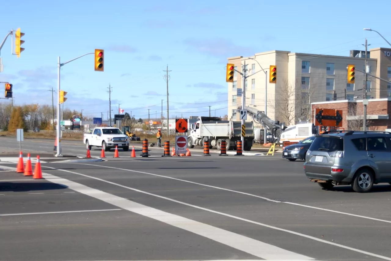 'Close calls' prompt closure of Harbour Expressway construction zone