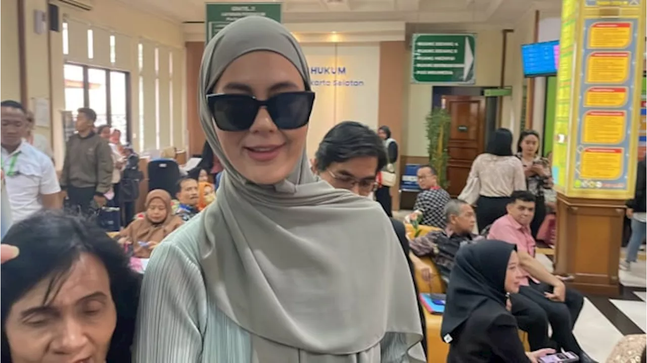 Baim Wong dan Paula Verhoeven Kompak Hadiri Sidang Cerai Perdana