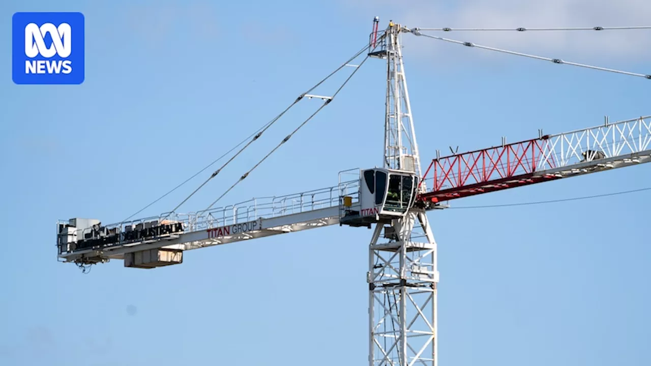 Fair Work Ombudsman launches legal action against CFMEU after union official climbs crane, allegedly causes safety risks