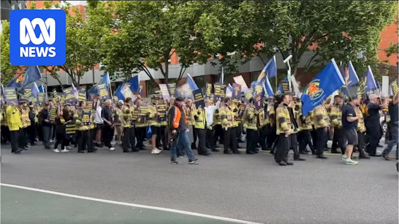 Fire Rescue Victoria and union clash over unprotected industrial action in Melbourne's CBD