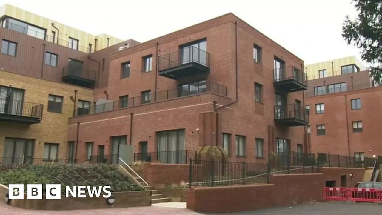 Farnborough: Asylum seekers to move out of apartments