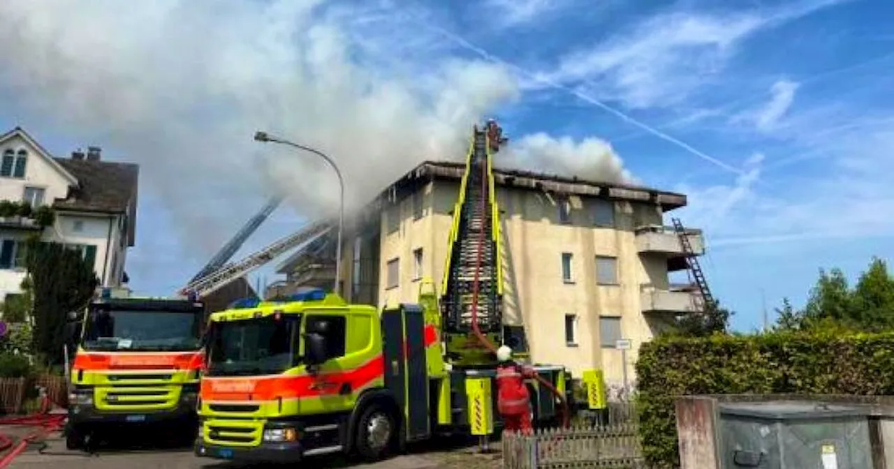 Haus in Oberrieden ZH brennt wegen defektem Blitzer ab