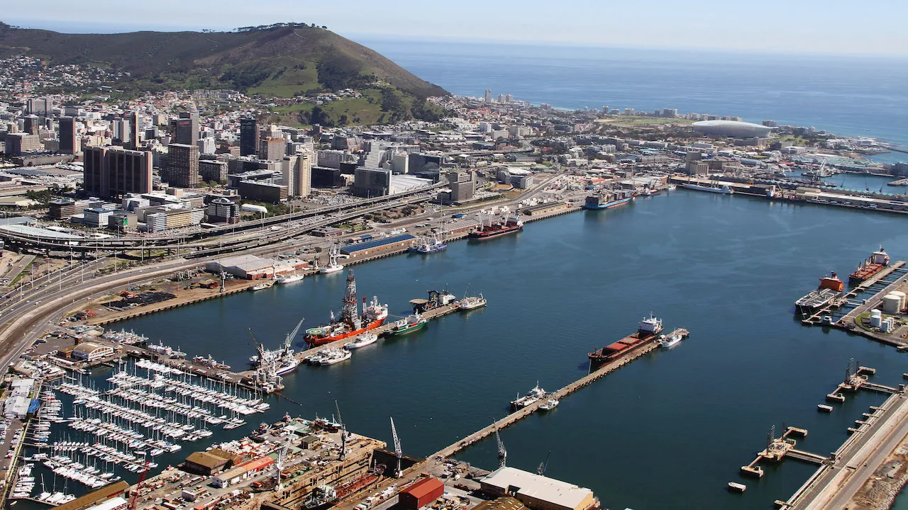 Fruit farmers lose close to R1bn a year due to Cape Town port delays