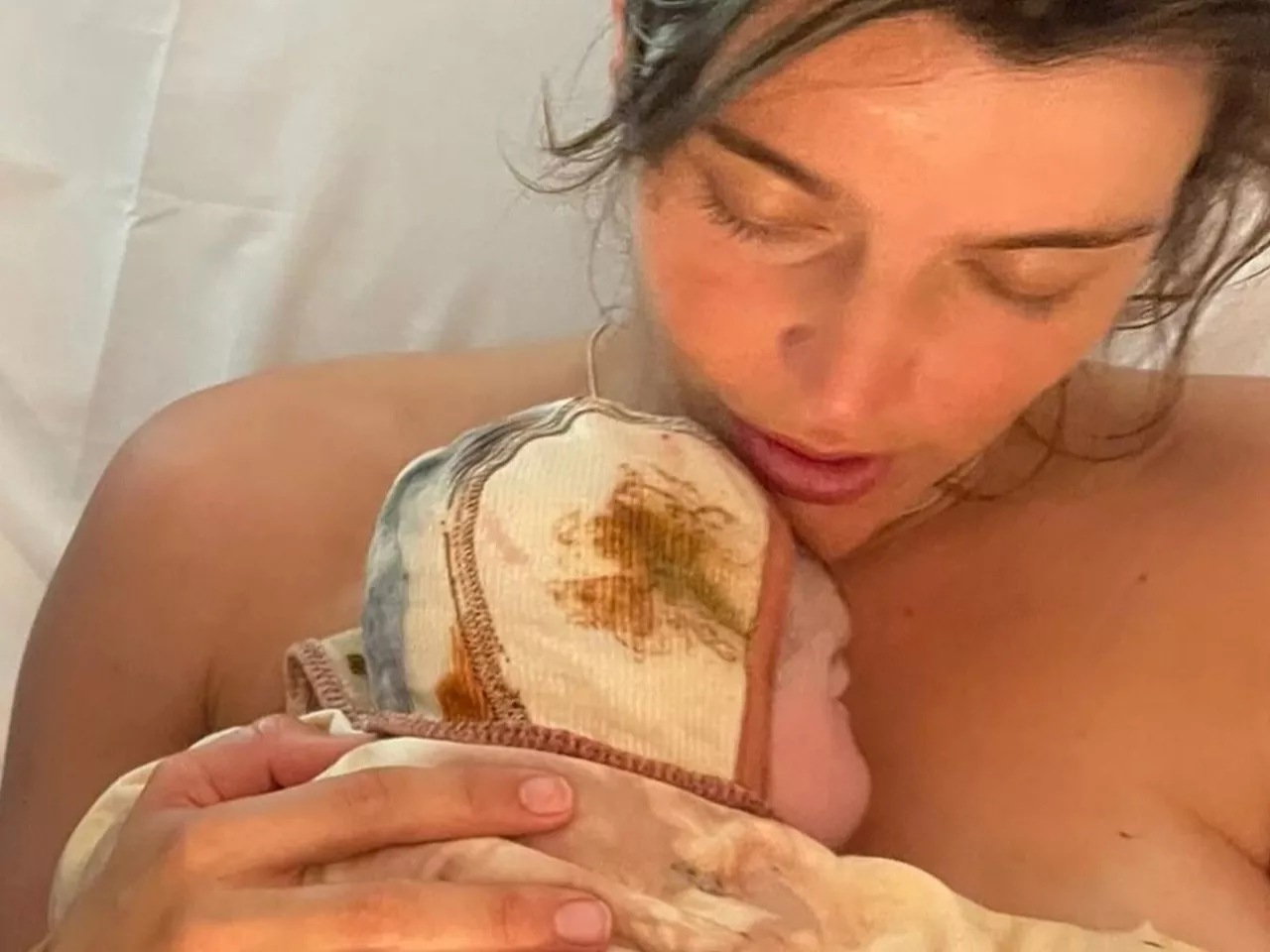 Nació la hija de Calu Rivero y Aíto de la Rúa: las primeras fotos y el particular nombre que eligieron
