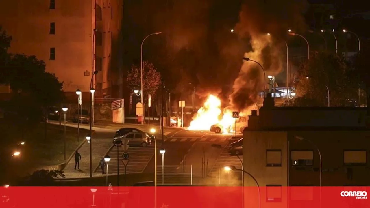 Polícias feridos, roubos, tiros, autocarros e contentores incendiados: violência urbana escalou na Grande Lisboa