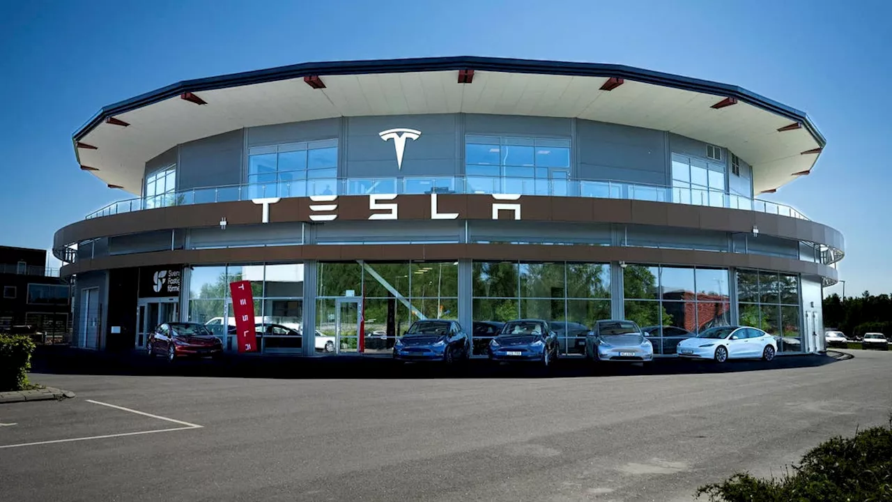 Tesla rapportrusar på splittrade USA-börser