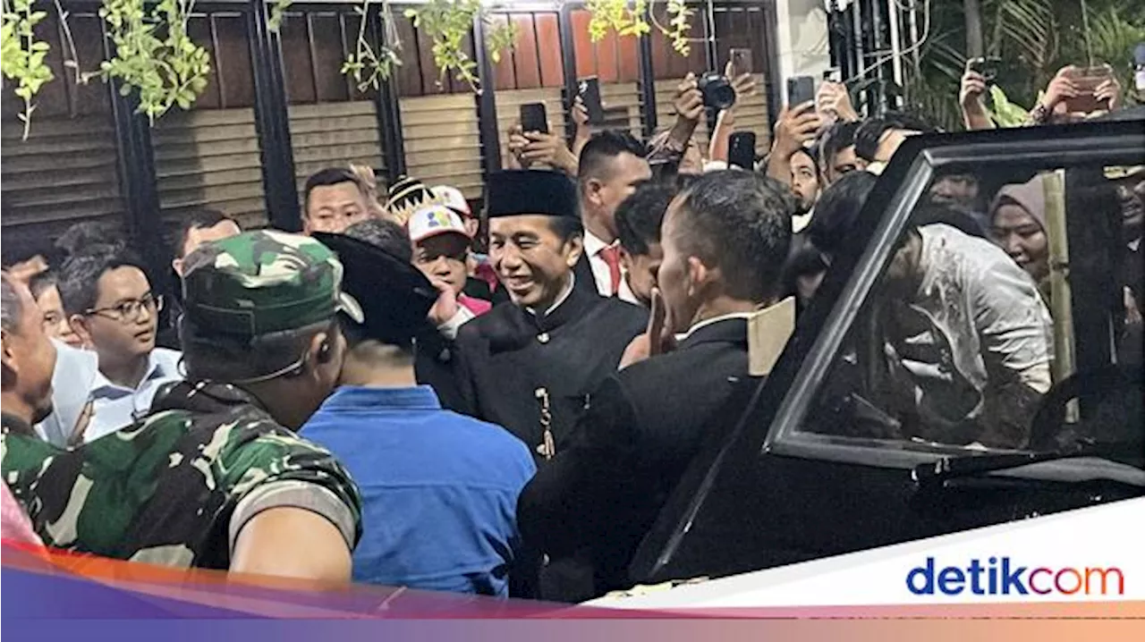 Jokowi Diundang Rapat RT hingga Arisan Bapak-bapak di Sumber Solo