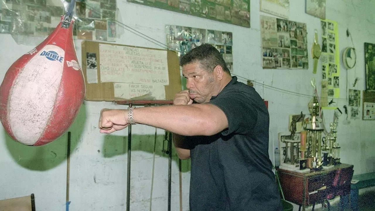 Morre Maguila, ídolo do boxe brasileiro, aos 66 anos