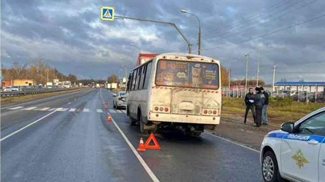 В ДТП с автобусом в Нижегородской области пострадали 12 человек