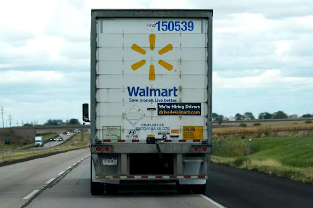 US applications for jobless benefits fall, but continuing claims rise to highest level since 2021