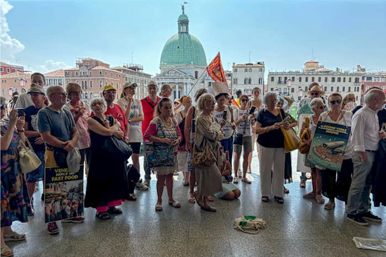 Venice extends its day-tripper tax through next year to combat overtourism