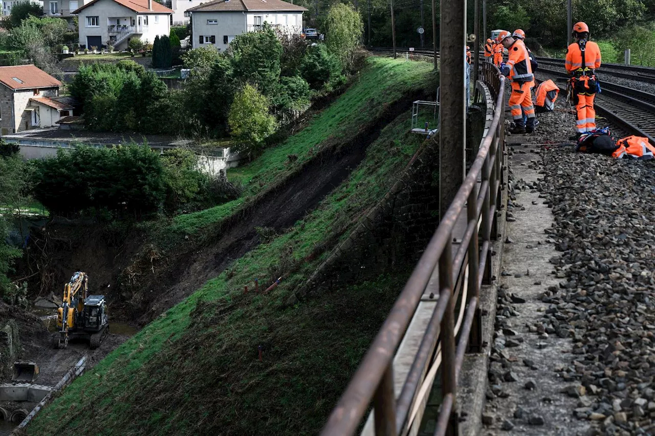 Inondations: le bus, pis-aller après les dégâts sur la ligne TER St-Étienne-Lyon