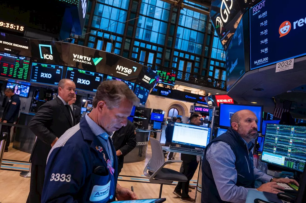 Wall Street termine en baisse, plombée par la tech et les taux obligataires