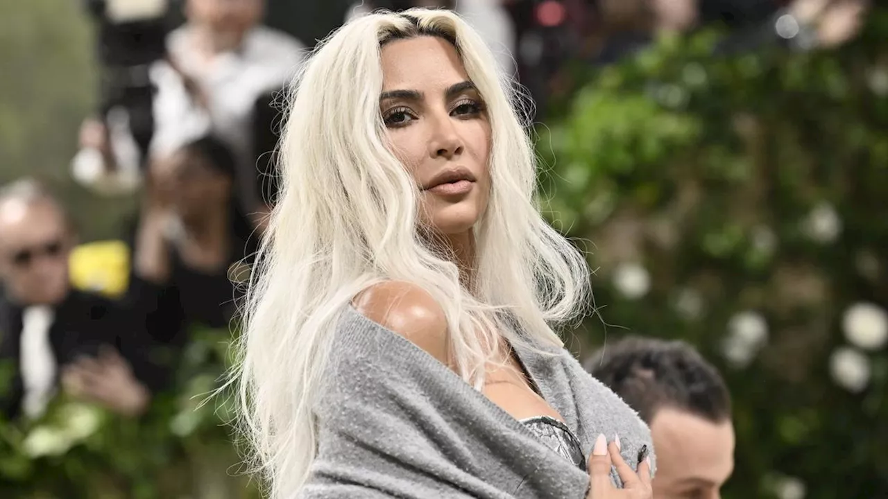 Kim Kardashian Dapat Kado Ultah dari North West, Kalung Berlian Bertuliskan Skibidi Toilet