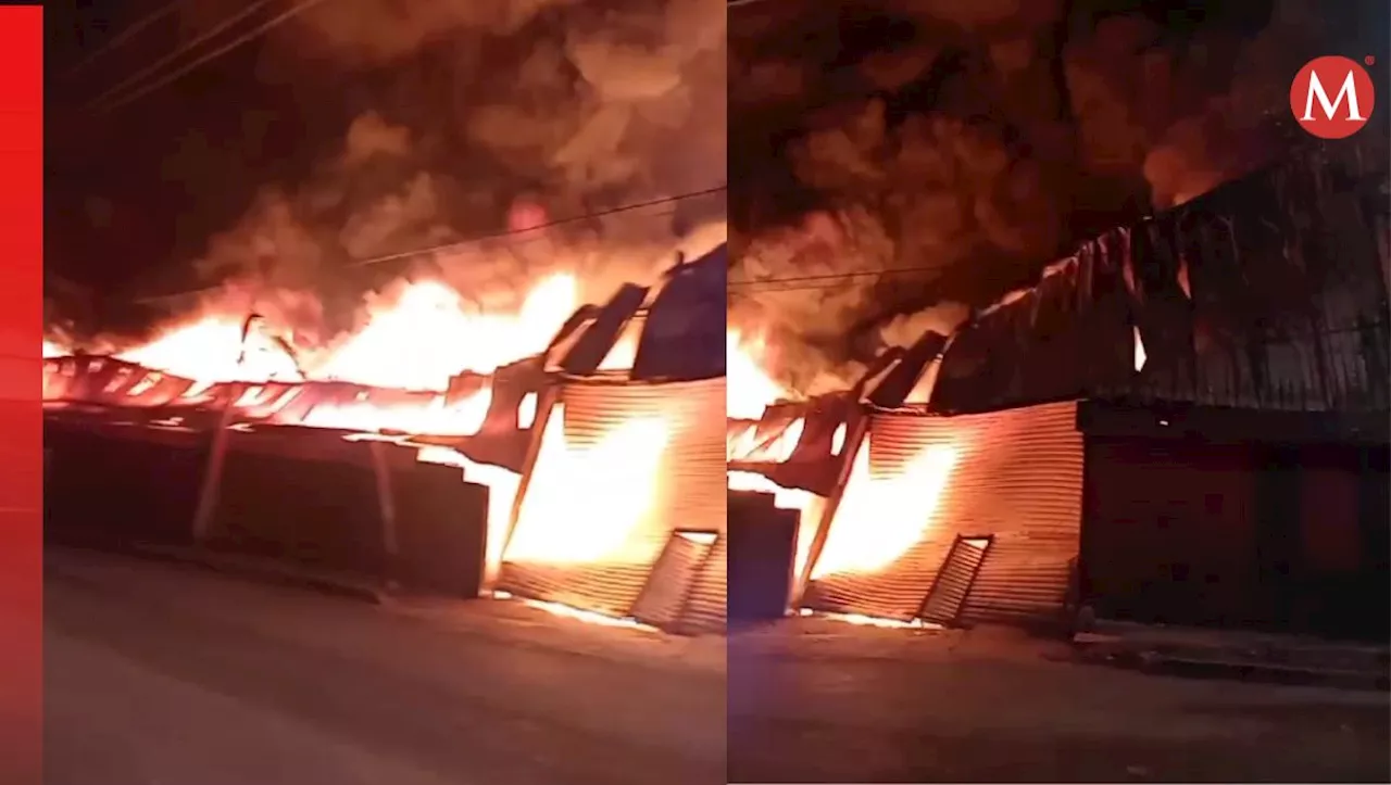 Se incendia empresa de plásticos en Escobedo, NL; desalojan a familia