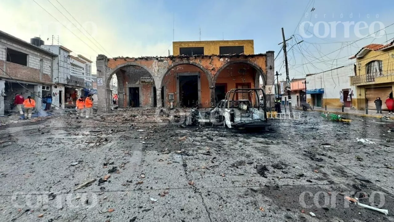 Jerécuaro despierta en llamas; explotan vehículos y queman locales