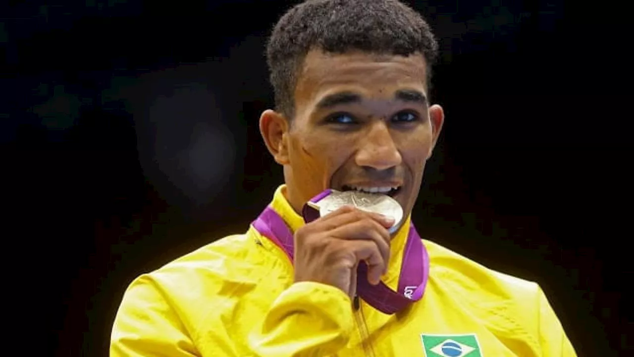 Esquiva Falcão, prata em Londres-2012, se despede de Maguila: 'O boxe está de luto'