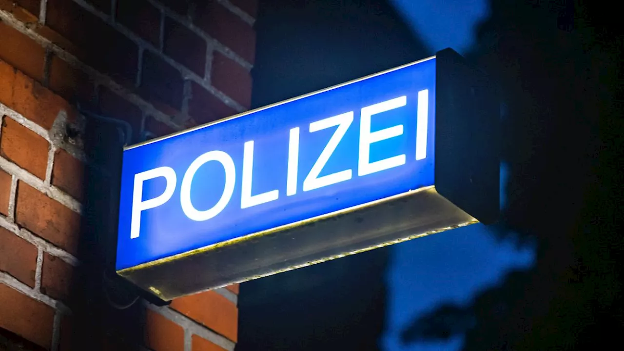 Schießerei an Polizeiwache Schwalmstadt in Hessen: Frau (20) attackiert Polizisten mit Waffe