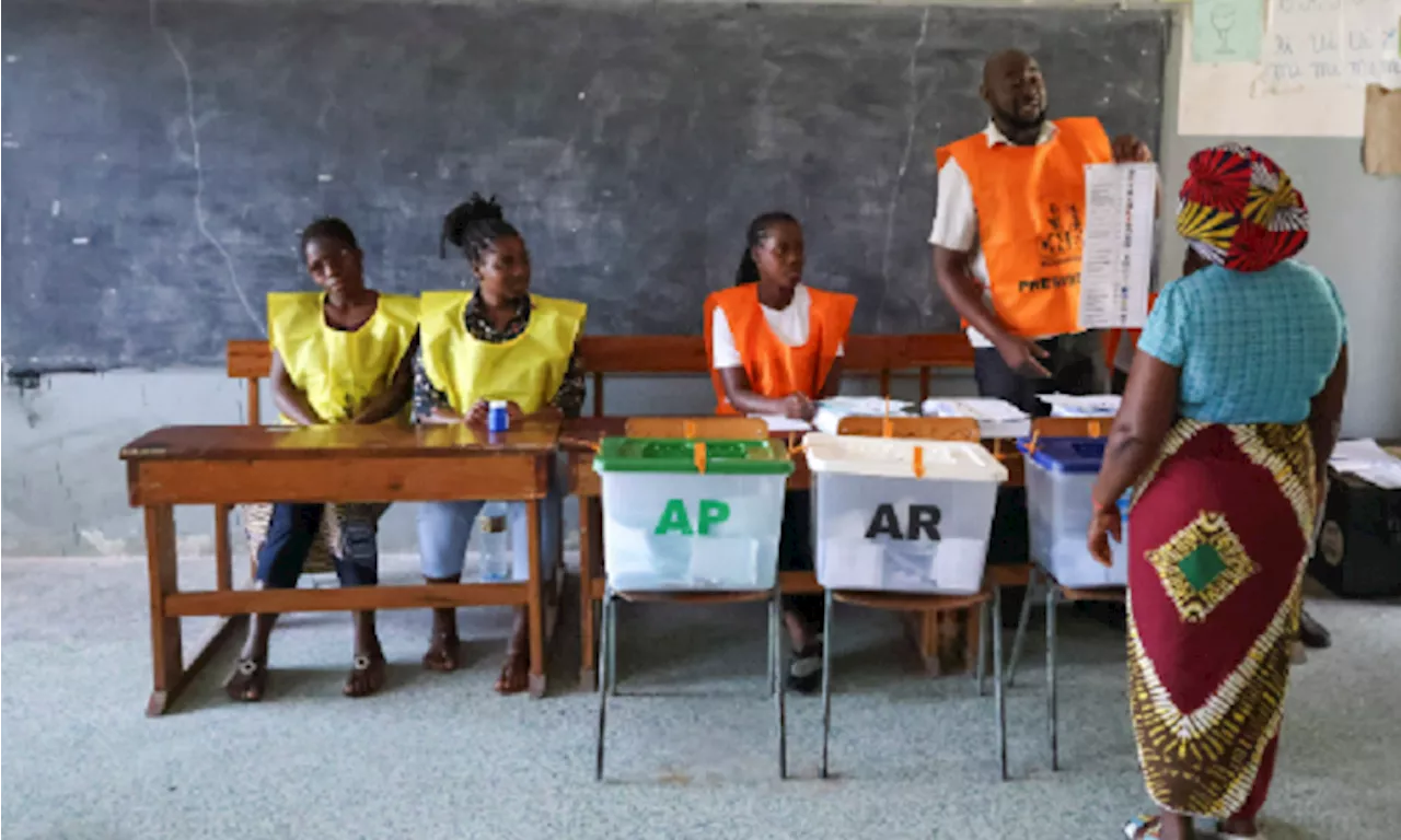 Mozambique's ruling party retains power in contested election - SABC News