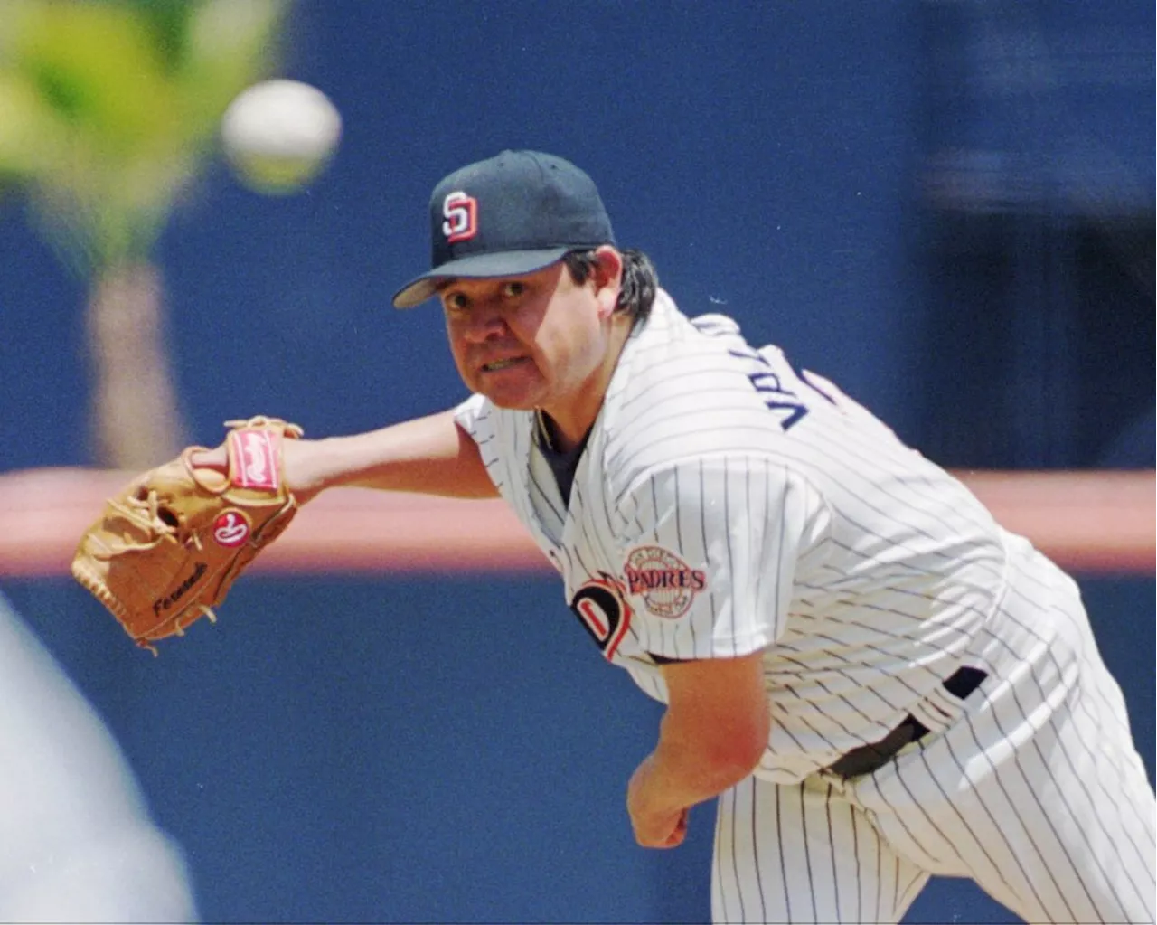 Tom Krasovic: Long after ‘Fernandomania’ enraptured LA, an aging Fernando Valenzuela boosted Padres’ playoff push