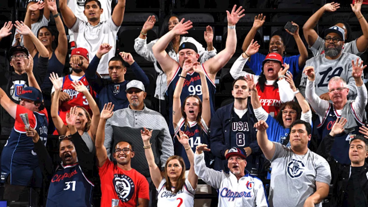 Clippers Fans' 'The Wall' Forced Missed Free Throws From Kevin Durant, Devin Booker