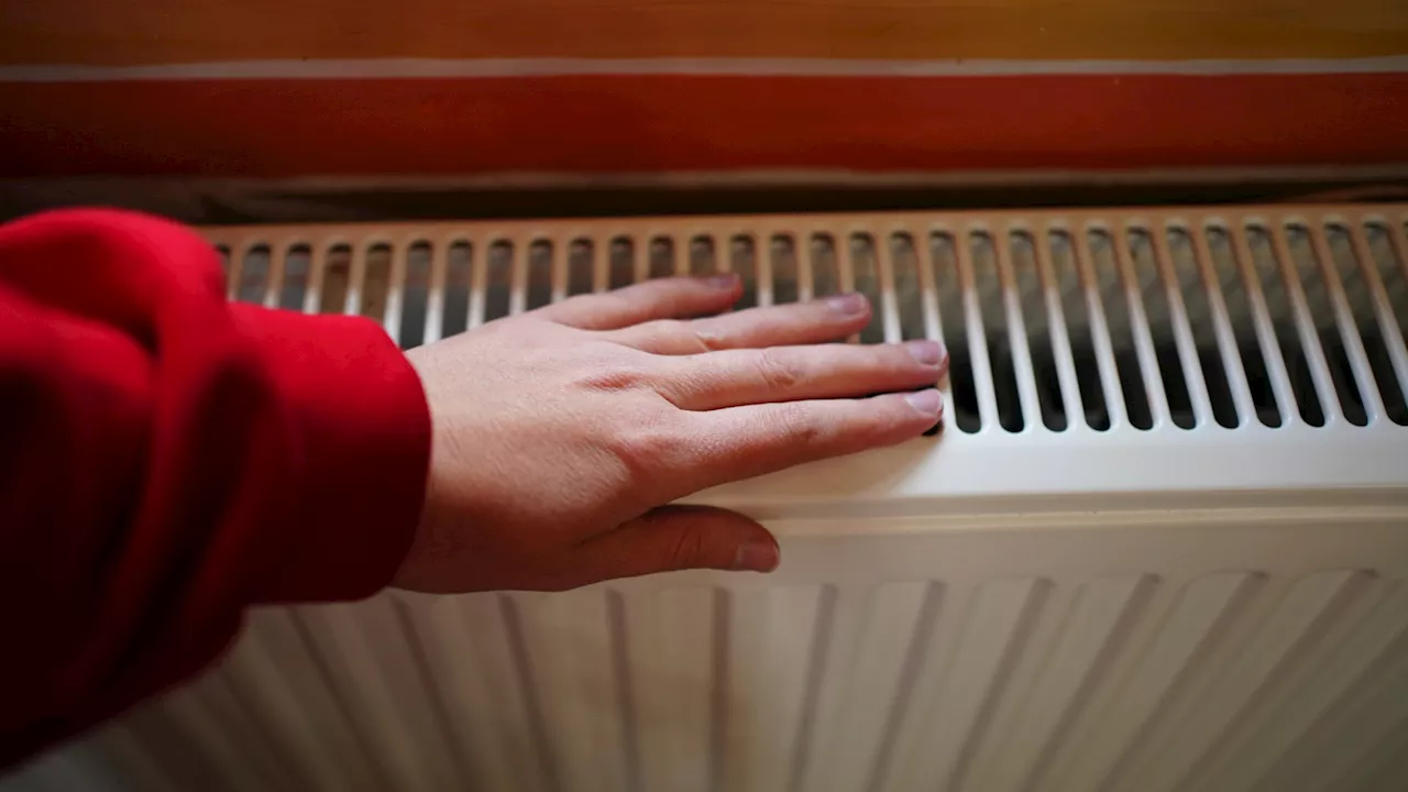 Energy saving gadgets that cost as little as £7 that can delay turning the heating on this winter...