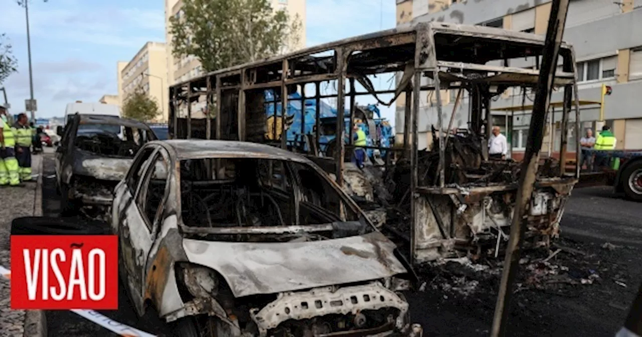 Motorista de autocarro incendiado em Loures em estado grave