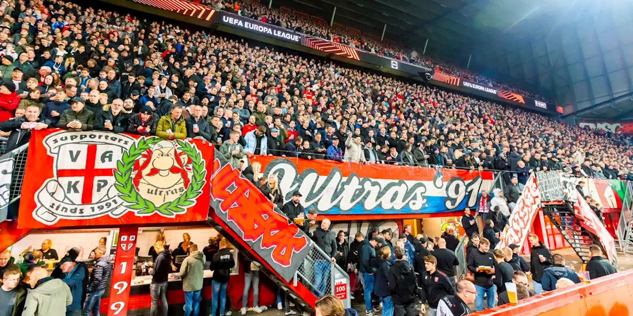 Groep uit harde kern Ajax in Enschede te gast bij FC Twente