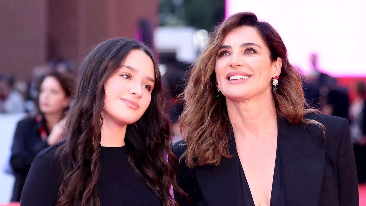 Luisa Ranieri alla Festa del Cinema di Roma 2024 con la figlia Emma: due bellezze in total black