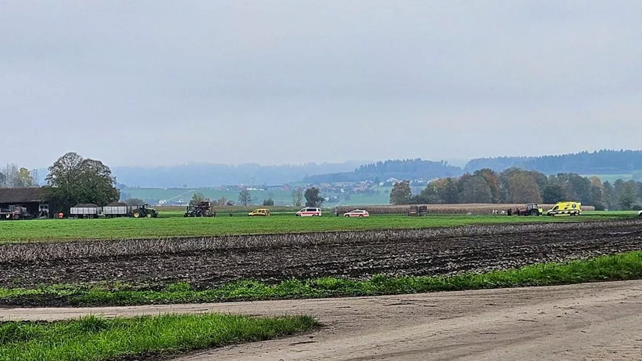 E-Bike-Fahrer von Anhängerzug erfasst – an Unfallstelle verstorben