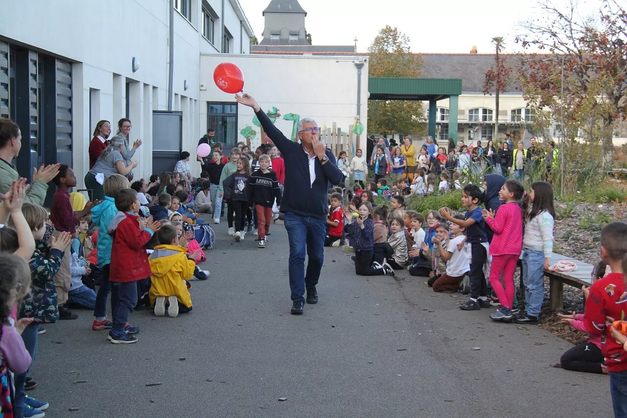 Robert Badinter était venu inaugurer cette école en Loire-Atlantique : le directeur prend sa retraite